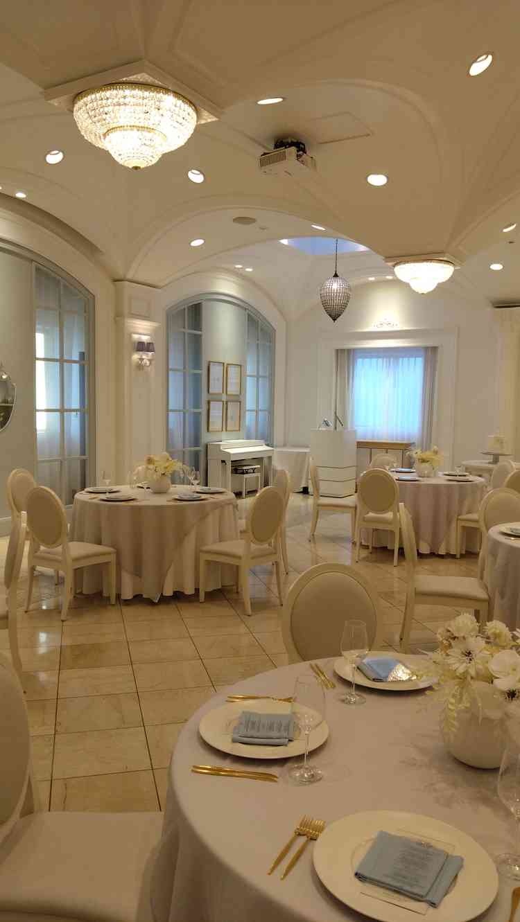 雰囲気の異なる別の披露宴会場。好みに合わせて選択ができそうです。