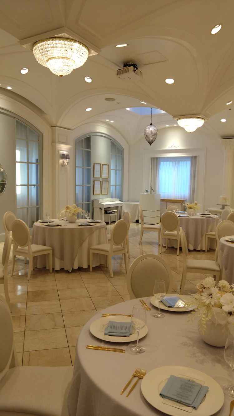 雰囲気の異なる別の披露宴会場。好みに合わせて選択ができそうです。