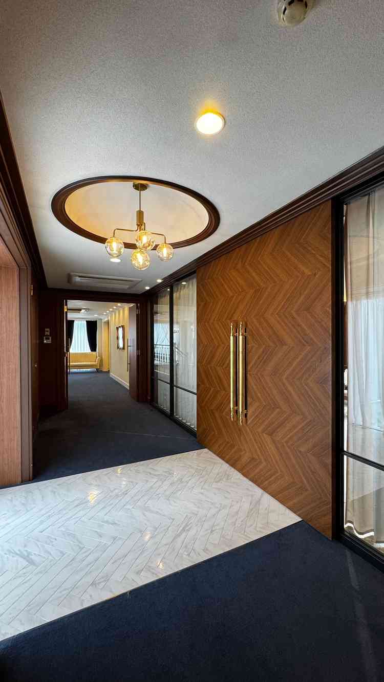 チャペルの前室。ドアが左右にスライドする引戸タイプで、リングドッグ成功のための配慮を感じた。