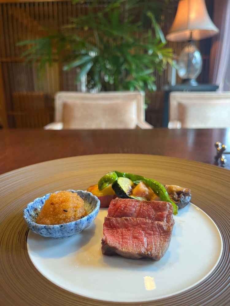 試食のメイン(肉料理)