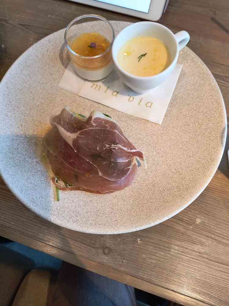 試食 一皿目