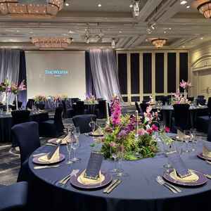 ネイビー基調で、気に入った雰囲気でした。天井も高く開放感がありました。