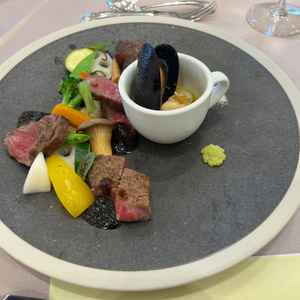 新郎新婦にゆかりのある食材も調理可能とのことで、お互いのゲストにも楽しんでもらえると思います。