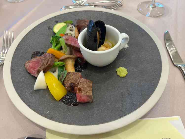 新郎新婦にゆかりのある食材も調理可能とのことで、お互いのゲストにも楽しんでもらえると思います。