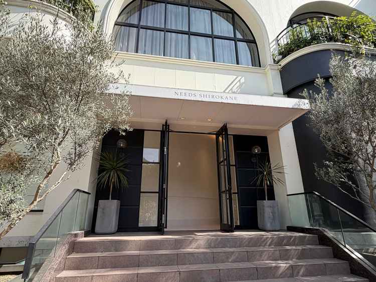 会場の入り口。当日は門番が案内してくれる