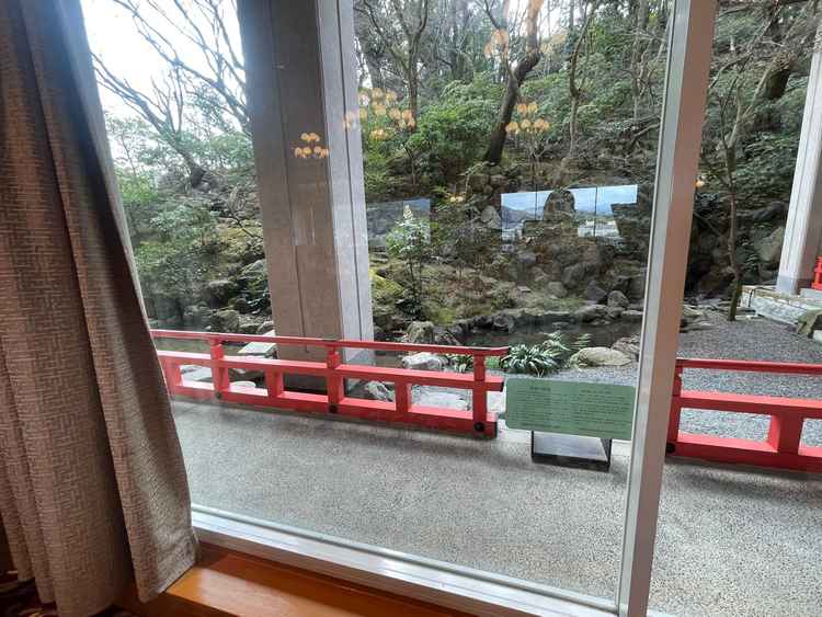 宴会場から見えるお庭