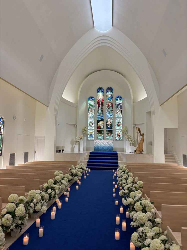 広々とした空間でした。とても良い香りがしました。厳かな雰囲気がありました。