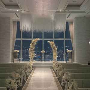 プランナーさんと話しているうちに日が暮れて夜に。急遽夜の会場も見せてもらえた。対応力がすごい。