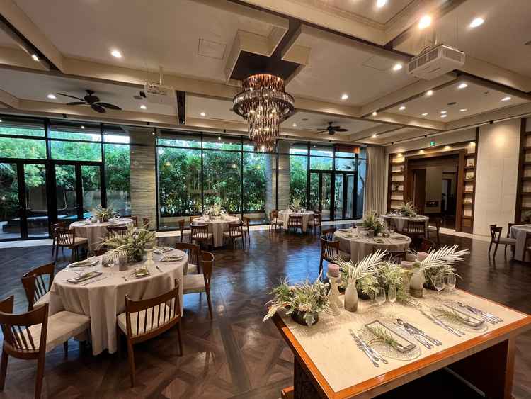 リニューアル前の披露宴会場。天高で開放感がありました。リニューアルでかなり雰囲気が変わるそうです。