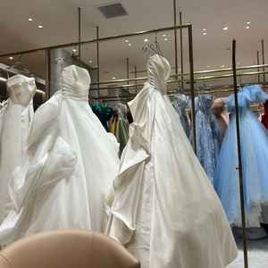 ホテル内にあるドレスサロン。