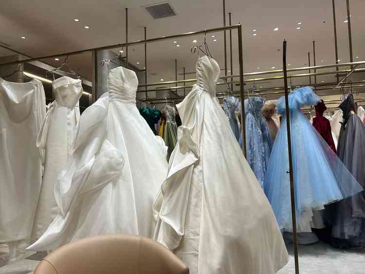 ホテル内にあるドレスサロン。