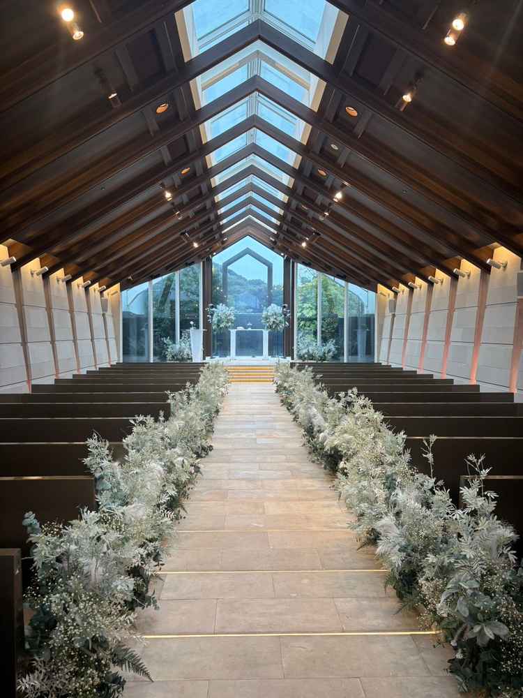 チャペル。光が上からも入って、雨でしたが、とてもきれいでした。