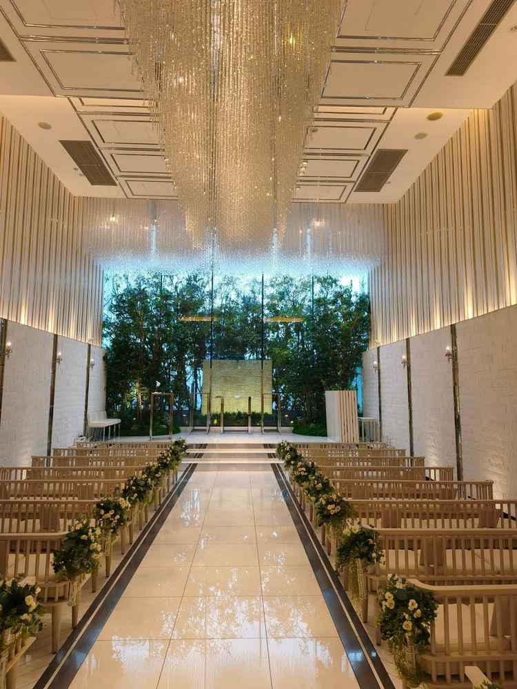 天井も高く開放感があるチャペルだった。清潔な雰囲気で、カジュアルさもあり、すてきな雰囲気の会場でした