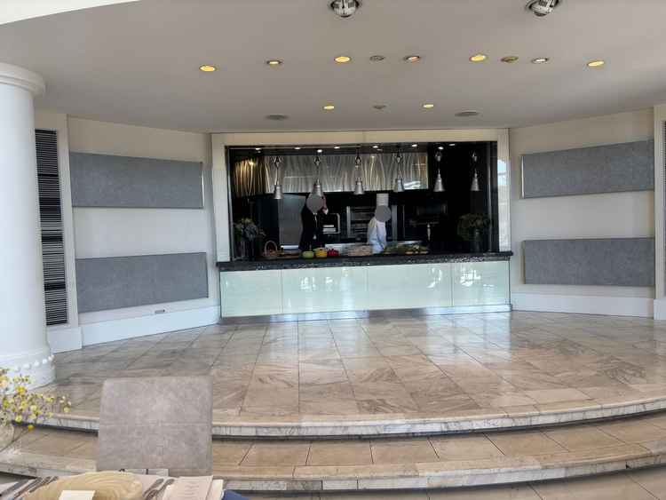 ライブキッチンがついており、音楽に合わせてショーをしてもらったときは鳥肌がたちました。