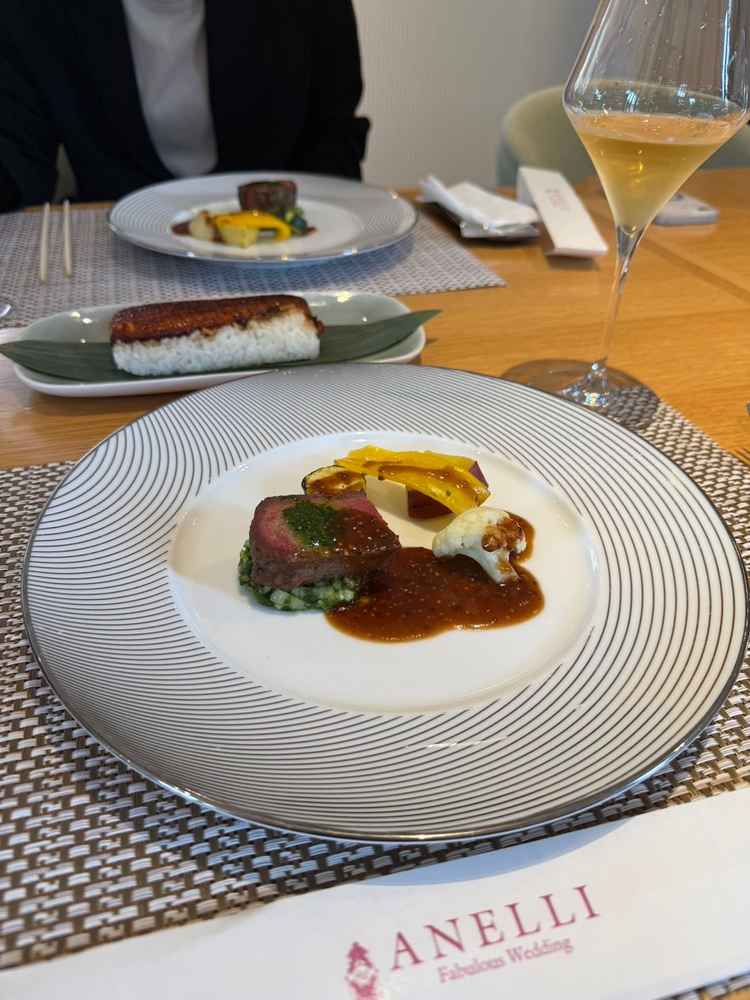 試食でいただいたメイン料理。ランクは上から2つ目の和牛！下に仕込んであるリゾットが美味しかったです！