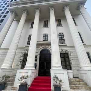 完全貸切なのでこの入り口にも装飾ができる。