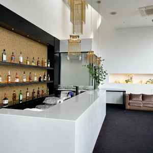 ウェルカムパーティーが出来るスペース。大階段から登場出来るようになっていました。