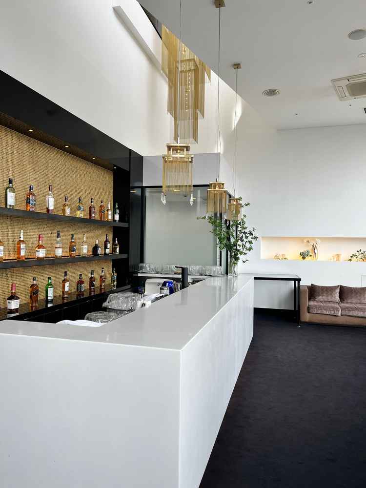 ウェルカムパーティーが出来るスペース。大階段から登場出来るようになっていました。