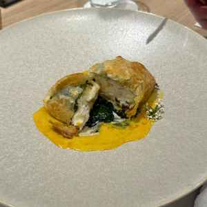 お魚がふわっふわでウニソースとの相性がすごくよくお魚料理は絶対これにしたい