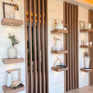 披露宴会場手前の壁飾り