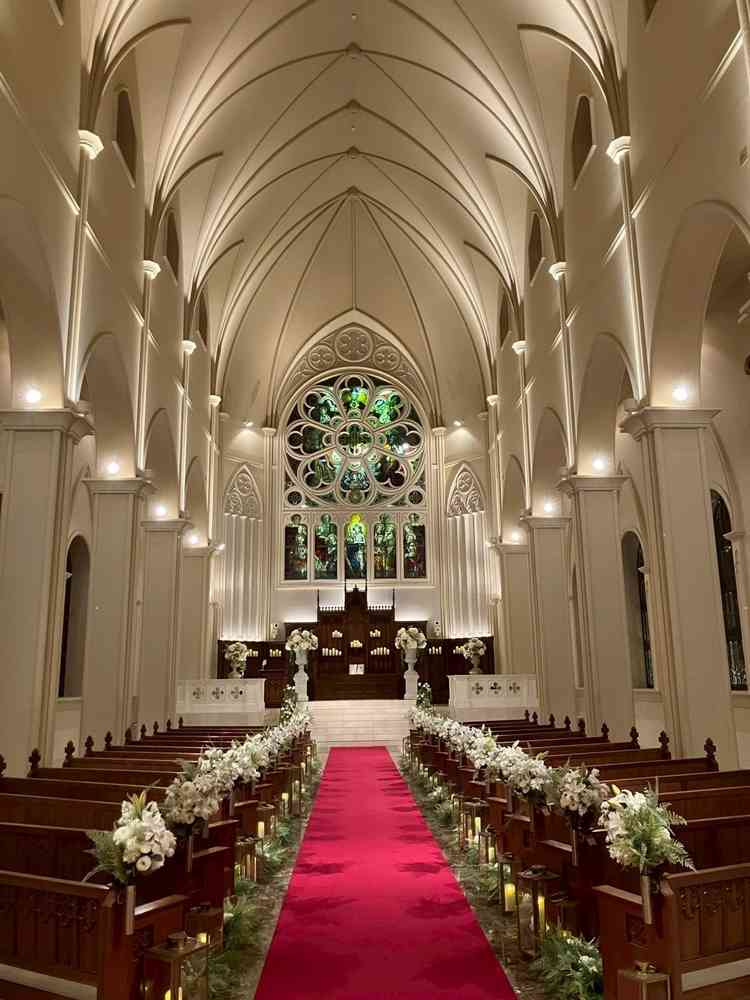 天井の高いチャペル