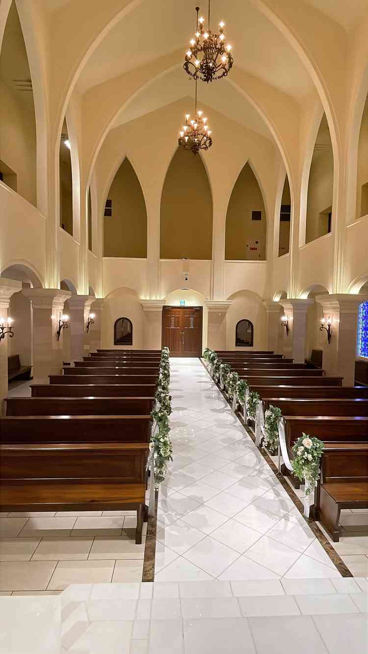 チャペルの雰囲気。天井の高さがしっかりがあり、開放感がある。