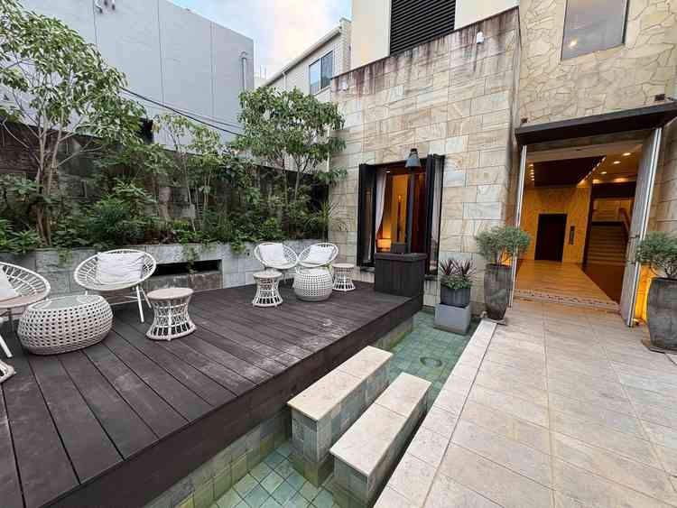 外でも待てるようなスペースがありました