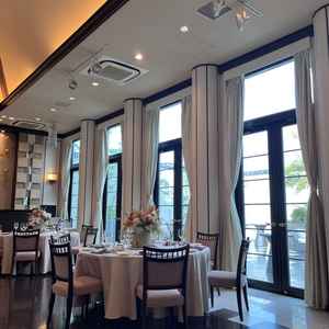 披露宴会場光琳。落ち着いた大人な雰囲気。