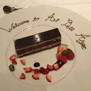 ケーキをいただきました。ちょこケーキでとても美味しかったです。