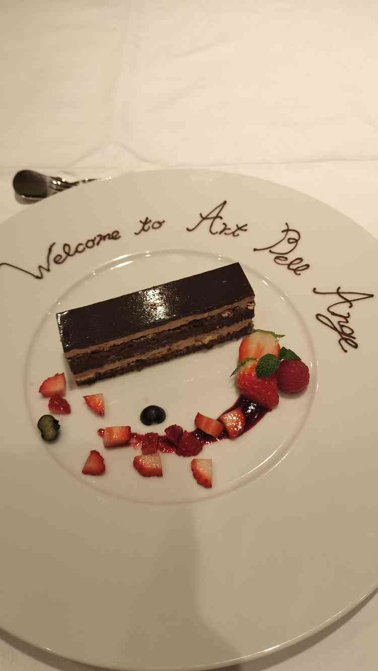 ケーキをいただきました。ちょこケーキでとても美味しかったです。