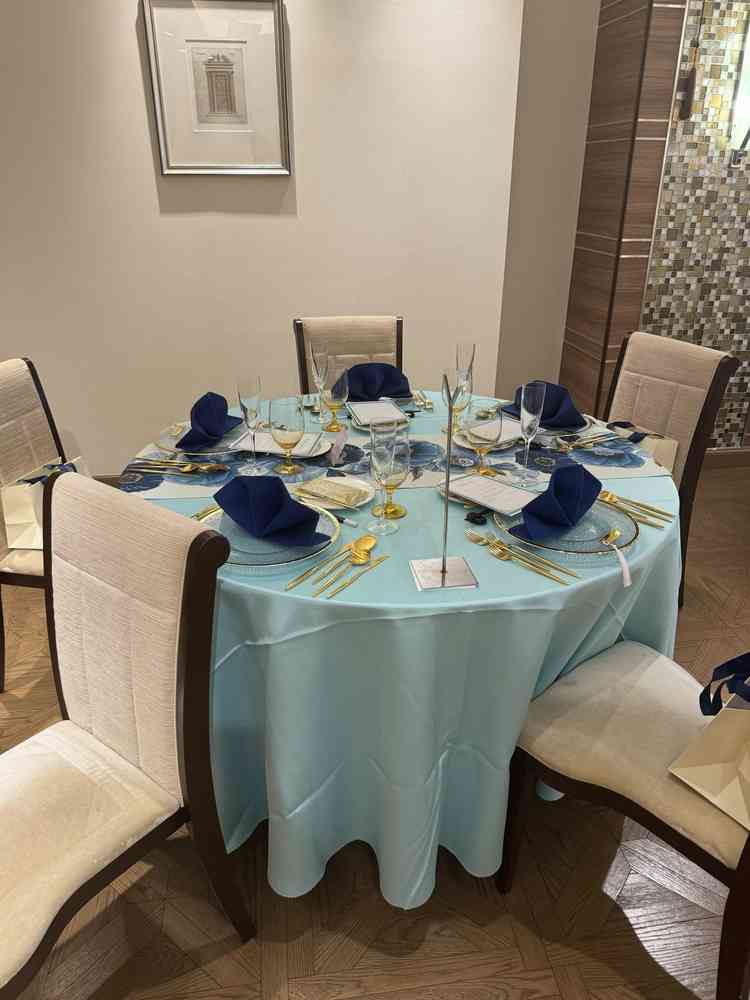 ナフキンやお皿・カトラリーは好きに組み合わせ可能。しかも料金も一律。