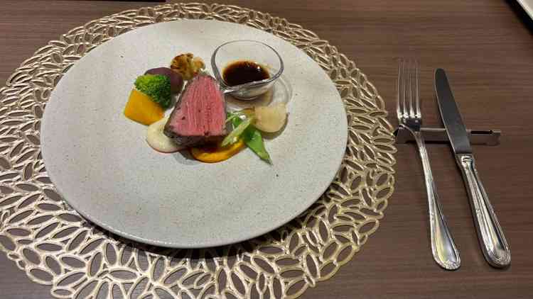 試食会のお肉料理です。トリュフソースが美味しかったです。