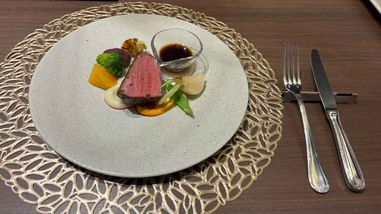 試食会のお肉料理です。トリュフソースが美味しかったです。