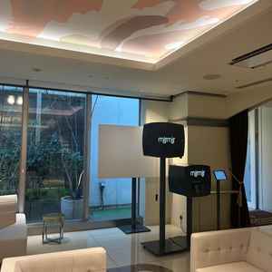 ゲストを迎えるところに、簡易プリクラ機がありました。とても盛り上がると思います。