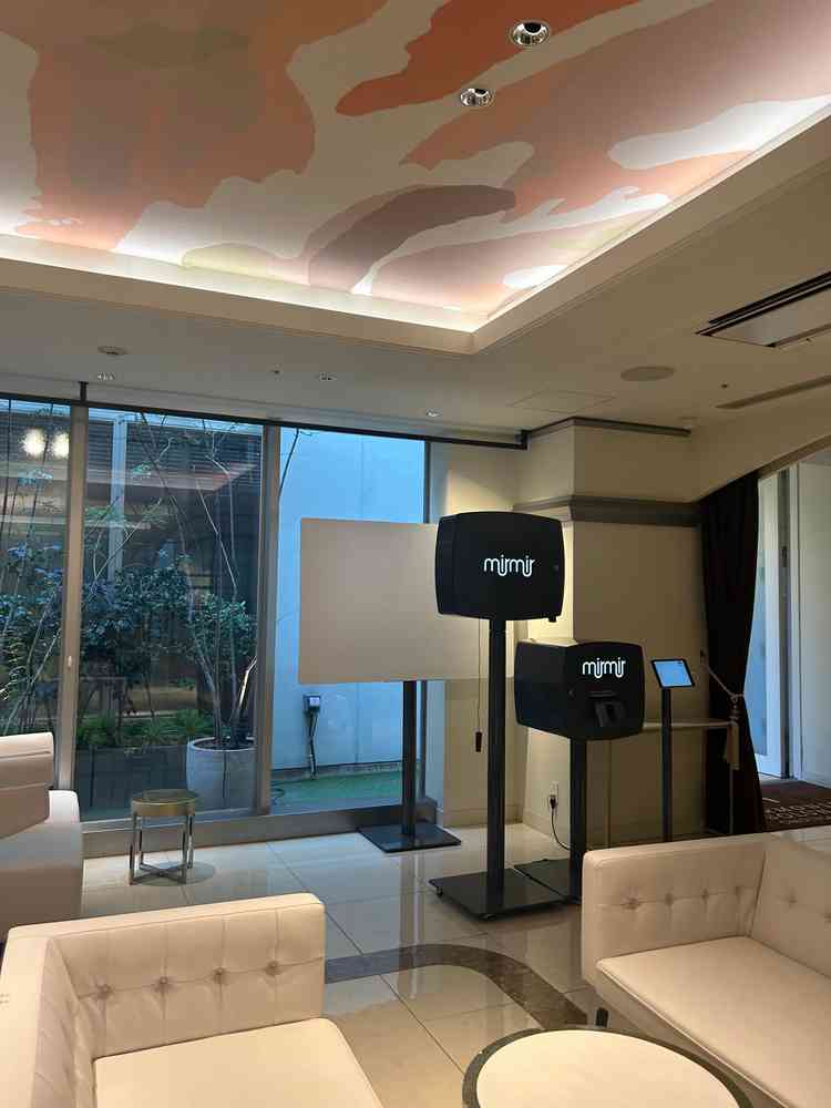 ゲストを迎えるところに、簡易プリクラ機がありました。とても盛り上がると思います。