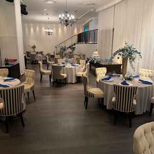 披露宴会場1個目です