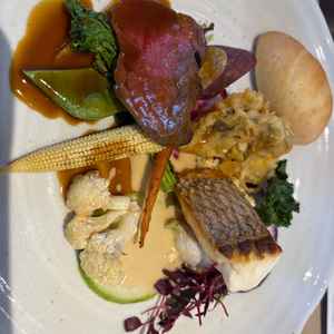 試食させていただいた料理（真ん中より少し上のランクだそうです。）