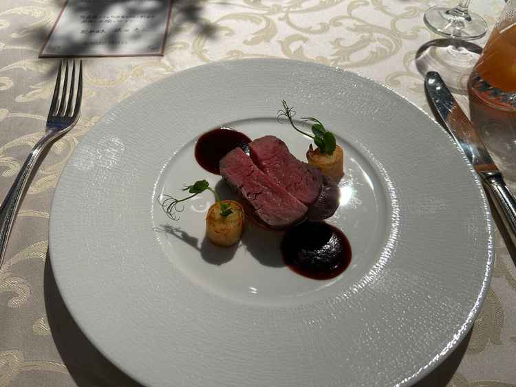 当日しっかり焼けてないのがダメな人は事前に確認される。私たちは気にしないので美味しくいただきました。