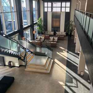 待合ロビーがリゾートホテルのよう。いい匂いがした。