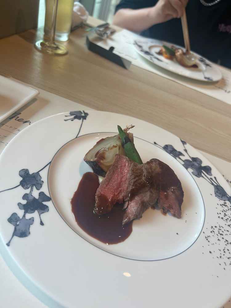 主菜もとてもとても美味しかったです。