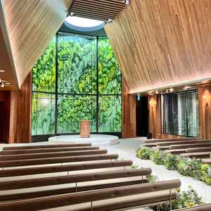 チャペルは天井が高く演出含めて非常に素敵な空間だった