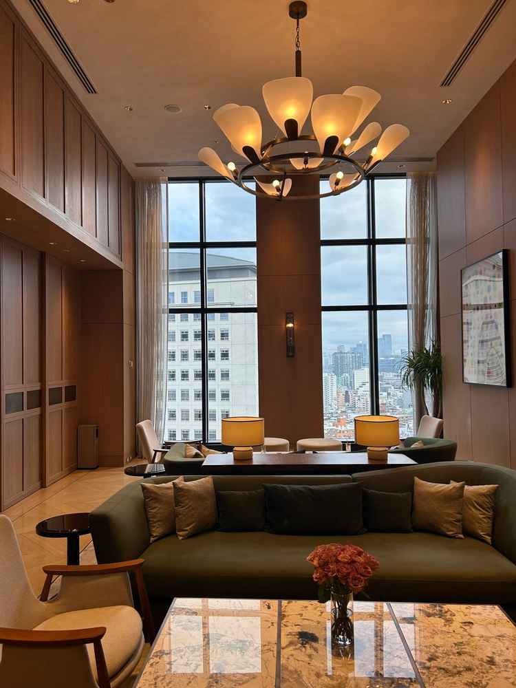 別の待合室スペースもおしゃれで、自分たちの好みに飾り付けできる点は良い。