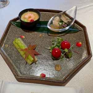 試食のお料理です。トマトが甘くてとてもおいしかったのが印象的です。