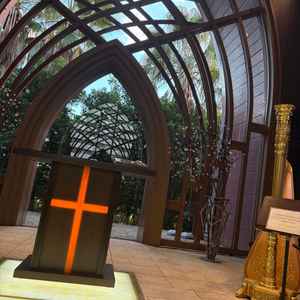 木の方のチャペルです。南国みたいな雰囲気で高級感もありました