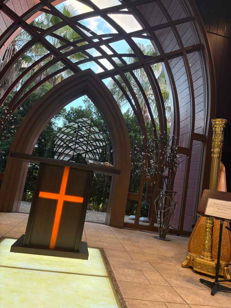 木の方のチャペルです。南国みたいな雰囲気で高級感もありました