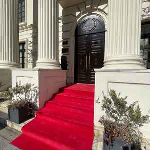 外観の写真。ここで式の前に写真など撮れるみたいで素敵でした！