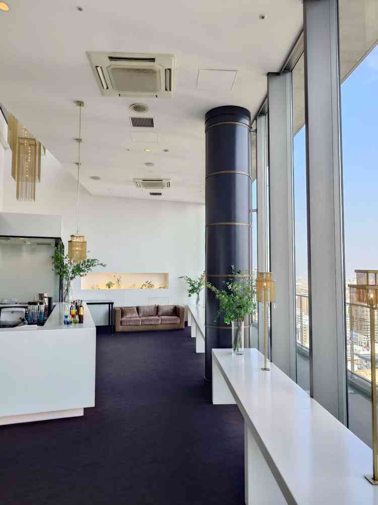 結婚式と披露宴の間に過ごすスペース。