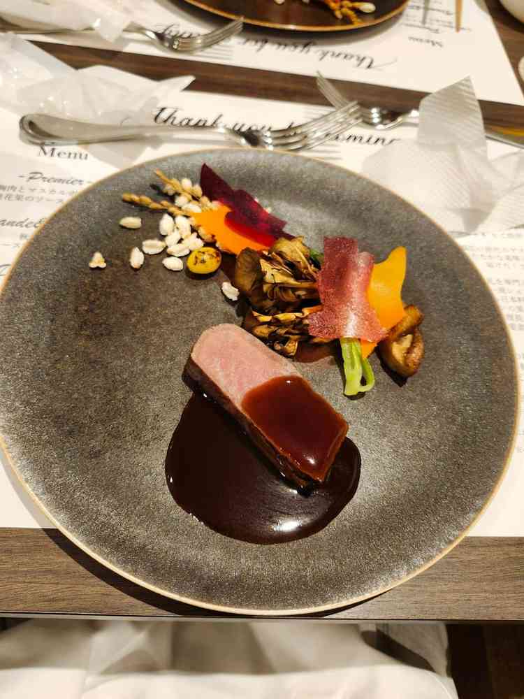 試食会のメイン料理。秋の野菜とお肉がお洒落でとても美味しかったです。