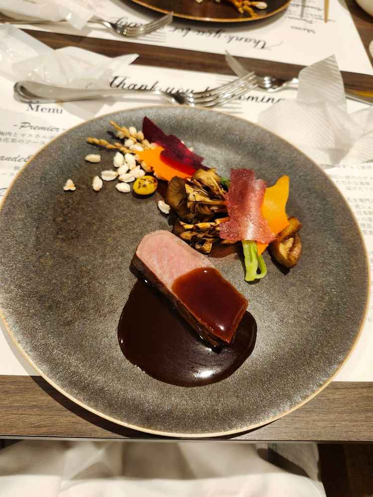 試食会のメイン料理。秋の野菜とお肉がお洒落でとても美味しかったです。