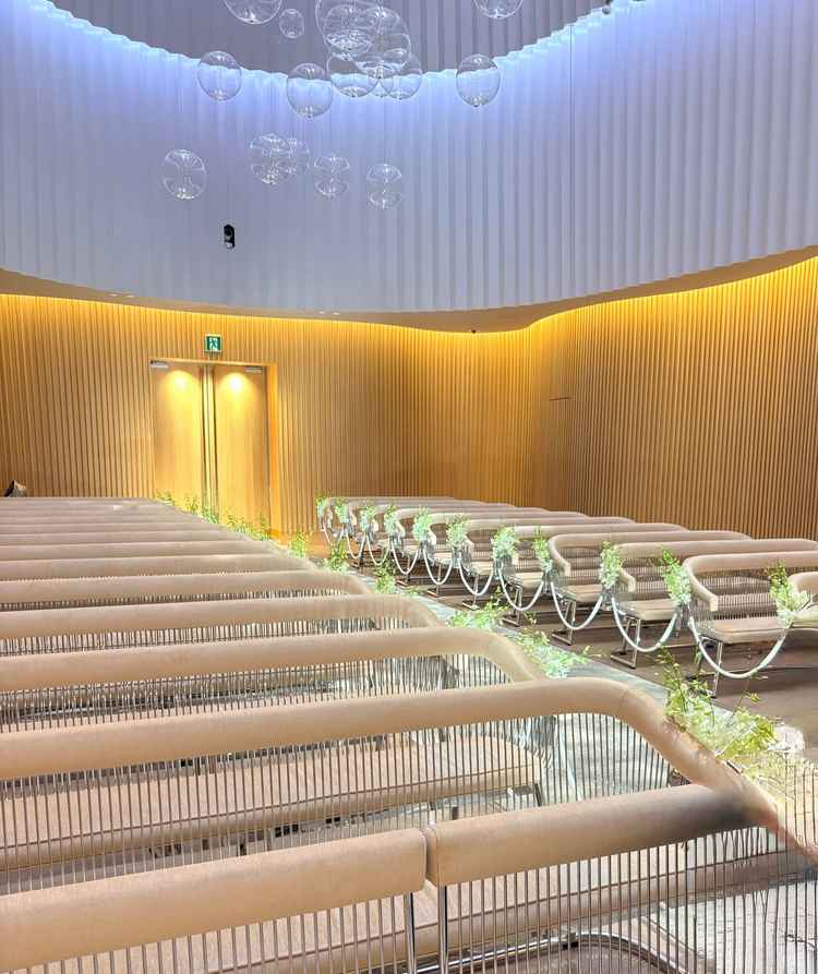 チャペル。チャペルはこの写真のものともう一つ雰囲気の違うチャペルがありました。